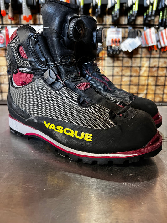 Used Demo Vasque Mountain Boot with Boa