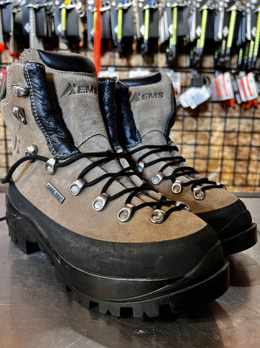 Used Demo EMS Leather Mountain Boot
