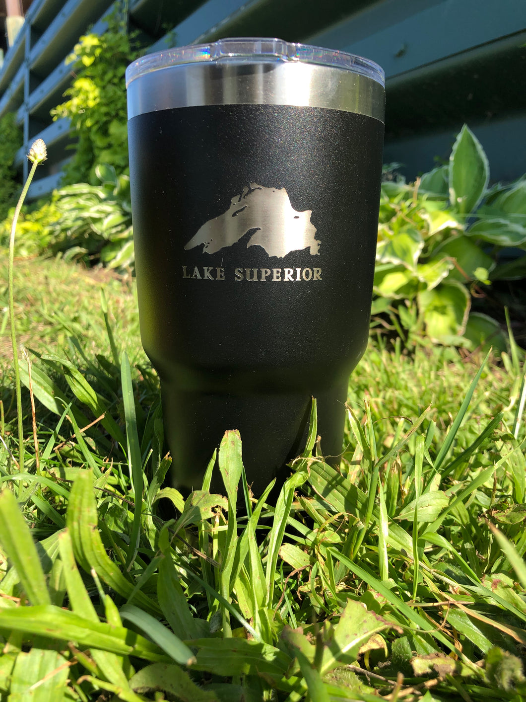 Yeti Lake Superior Rambler 30