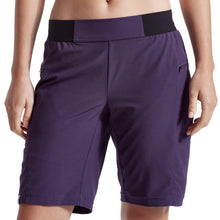 Load image into Gallery viewer, Pearl Izumi Women&#39;s Canyon Short w/ Liner
